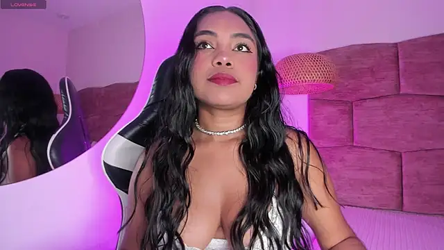 dani velvet online show from 4, 12, 2025