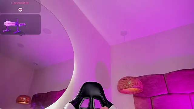 dani velvet online show from 3, 5, 2026