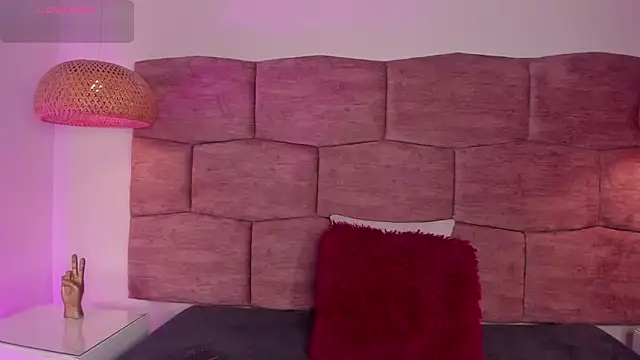 dani velvet online show from 2, 5, 2026
