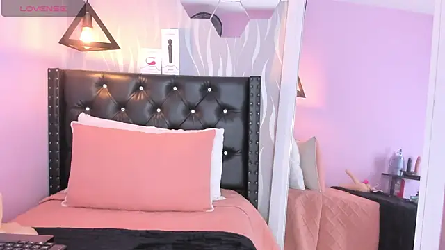 lucia-cute online show from 23, 4, 2026