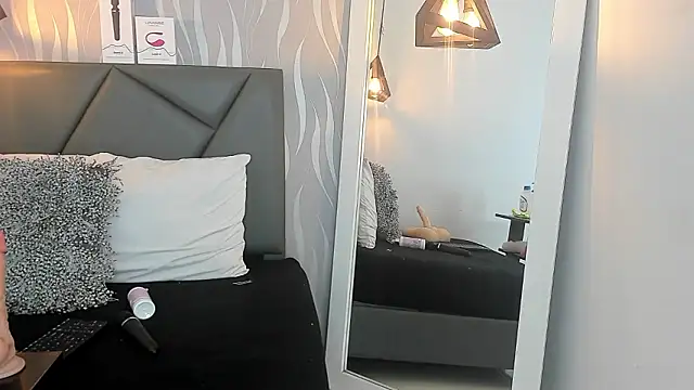 lucia-cute online show from 10, 1, 2026