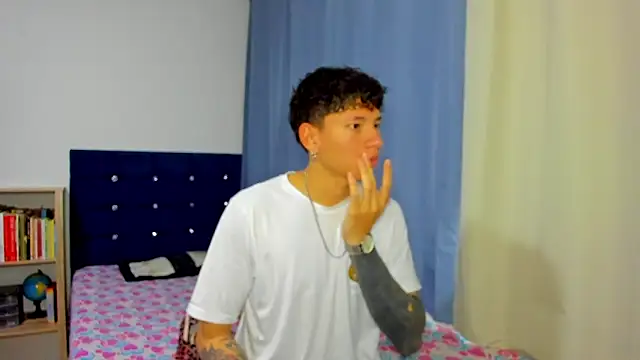 Tatiiana n Damiian online show from 9, 11, 2025