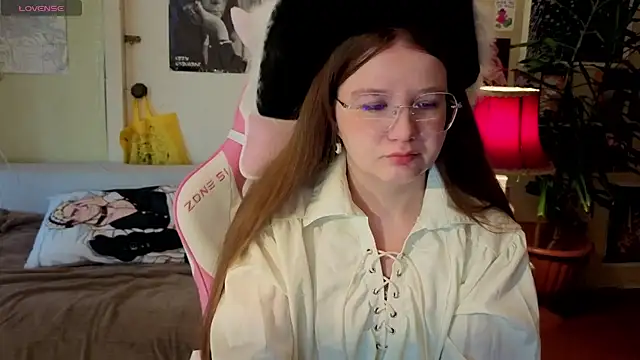 Sienna-Cow online show from 23, 9, 2025