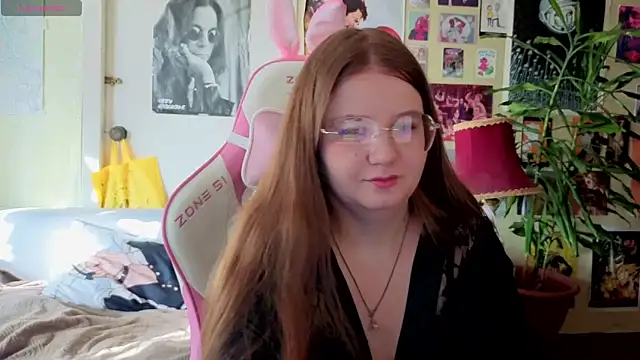 Sienna-Cow online show from 3, 10, 2025