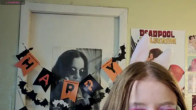 Sienna-Cow online show from 29, 10, 2025