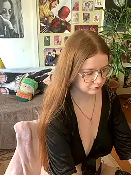 Sienna-Cow online show from 10, 9, 2025