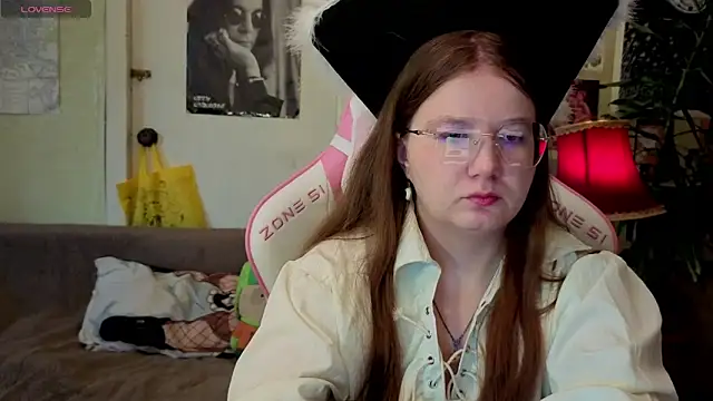 Sienna-Cow online show from 8, 10, 2025