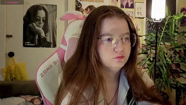 Sienna-Cow online show from 24, 10, 2025