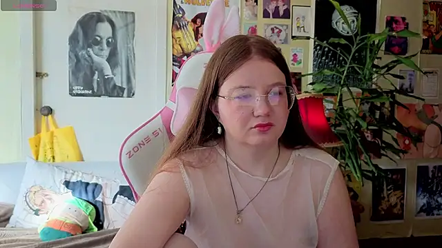 Sienna-Cow online show from 30, 9, 2025