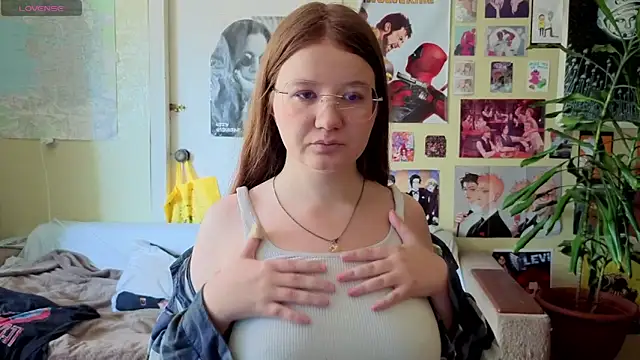 Sienna-Cow online show from 16, 9, 2025