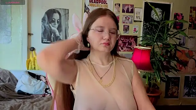 Sienna-Cow online show from 19, 9, 2025