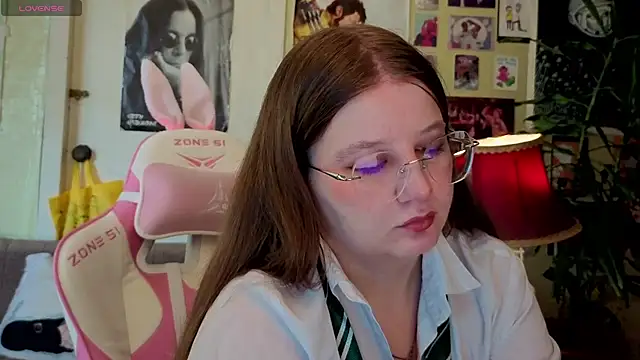 Sienna-Cow online show from 7, 10, 2025