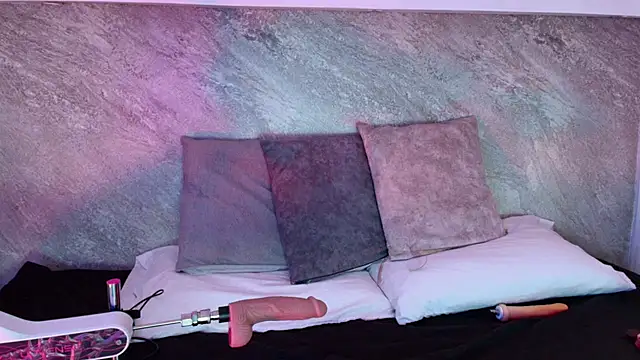 Snapshot of Dixie_grey1 chatting on 4, 10, 2025 Dixie grey1 online show from 4, 10, 2025