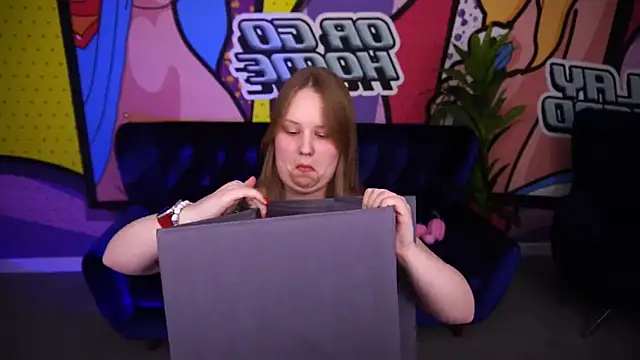 CrystallPaws online show from 4, 11, 2025