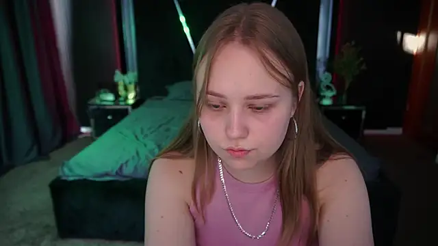 CrystallPaws online show from 22, 9, 2025