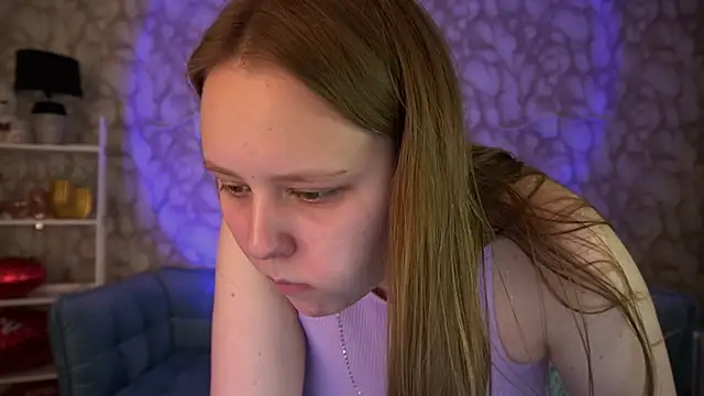 CrystallPaws online show from 11, 4, 2026