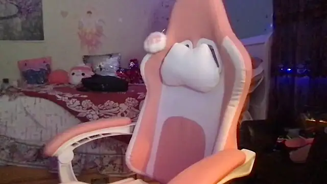 nekowaifuuu online show from 4, 10, 2025