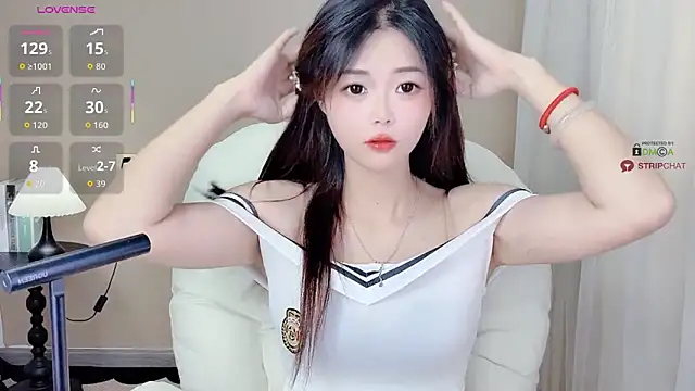 Snapshot of CeeKie chatting on 10, 9, 2025 CeeKie online show from 10, 9, 2025