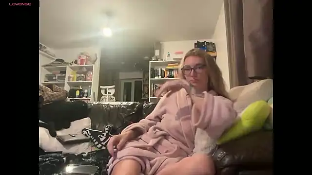 harleyblair online show from 20, 10, 2025