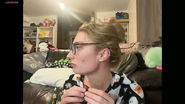 harleyblair online show from 17, 12, 2025