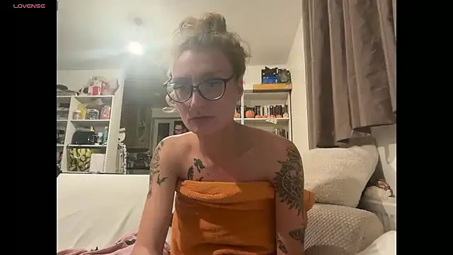 harleyblair online show from 16, 10, 2025