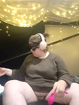 VeiledMuse online show from 10, 11, 2025