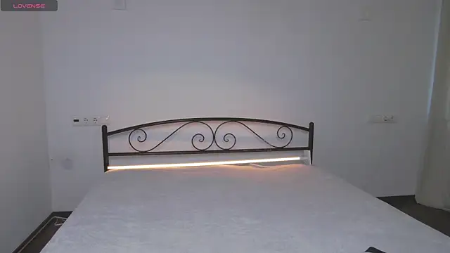 AlexsisFaee online show from 16, 4, 2026