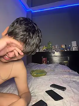 Snapshot of Kailertwink chatting on 8, 7, 2026 Kailertwink online show from 8, 7, 2026