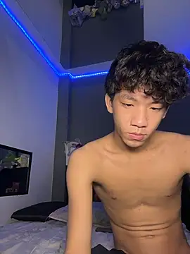 Snapshot of Kailertwink chatting on 15, 7, 2026 Kailertwink online show from 15, 7, 2026