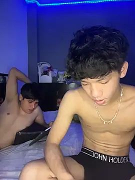 Snapshot of Kailertwink chatting on 10, 6, 2026 Kailertwink online show from 10, 6, 2026