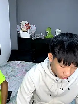 Kailertwink online show from 5, 10, 2025