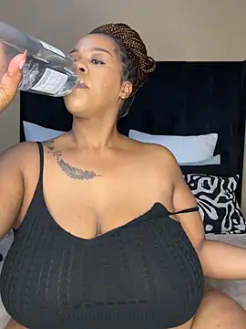 THICKBUNNYCHICKxxx online show from 2, 4, 2026