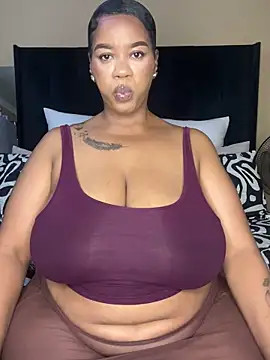 THICKBUNNYCHICKxxx online show from 4, 10, 2025