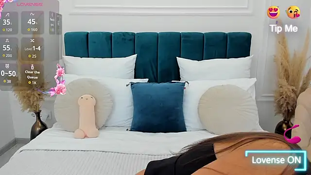 MonCarla online show from 26, 10, 2025