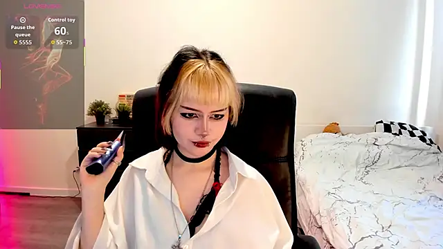 LiyaLuna online show from 19, 11, 2025