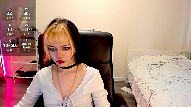 LiyaLuna online show from 2, 12, 2025