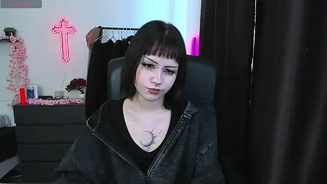 LiyaLuna online show from 8, 4, 2026