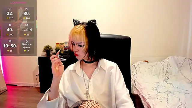 LiyaLuna online show from 12, 11, 2025