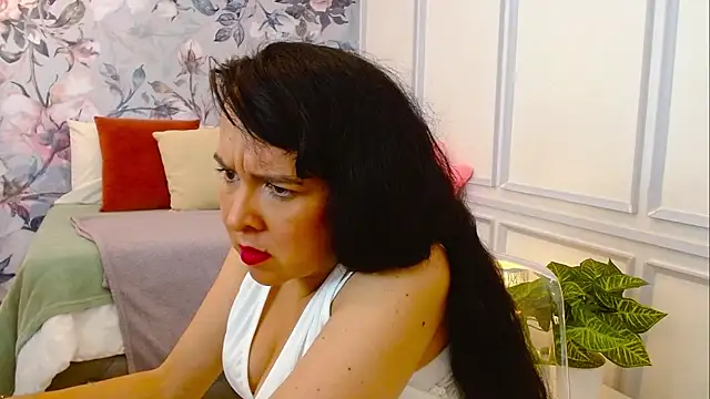 MiiaLane online show from 30, 9, 2025