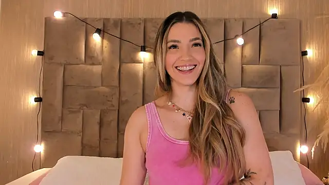 ClaradelMar online show from 13, 10, 2025