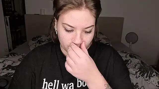 MaeNoir online show from 30, 11, 2025