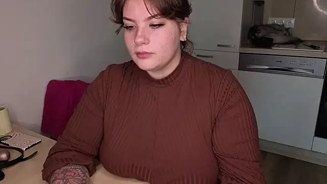 MaeNoir online show from 22, 10, 2025