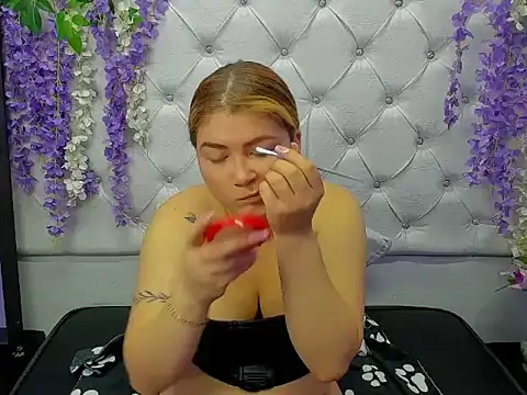 JuliettaRousse69 online show from 18, 9, 2025