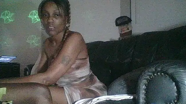 Snapshot of JazziEezyLdy chatting on 2, 4, 2026 JazziEezyLdy online show from 2, 4, 2026