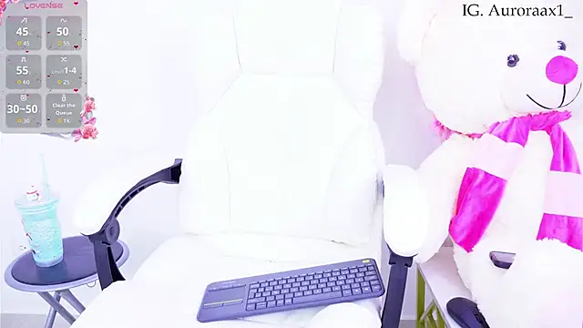 Auroraa x1 online show from 18, 2, 2026