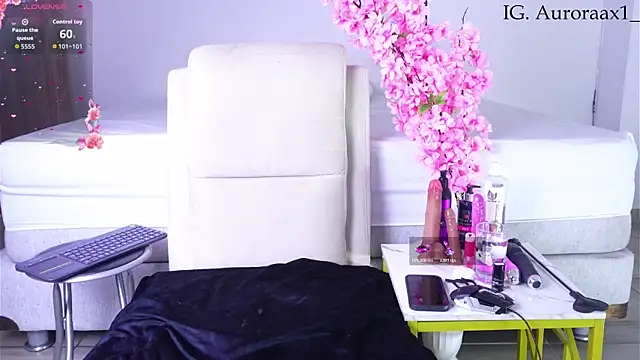 Snapshot of Auroraa_x1 chatting on 11, 11, 2025 Auroraa x1 online show from 11, 11, 2025