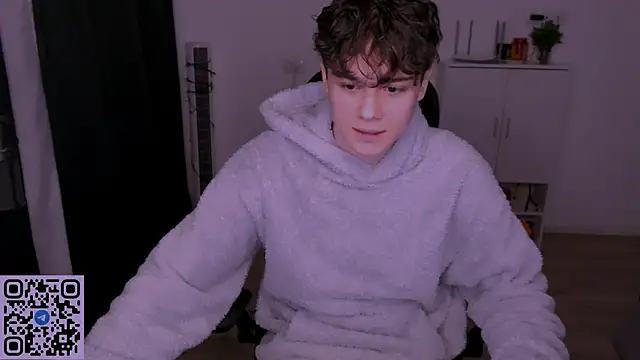 Tom-Eros online show from 17, 4, 2026