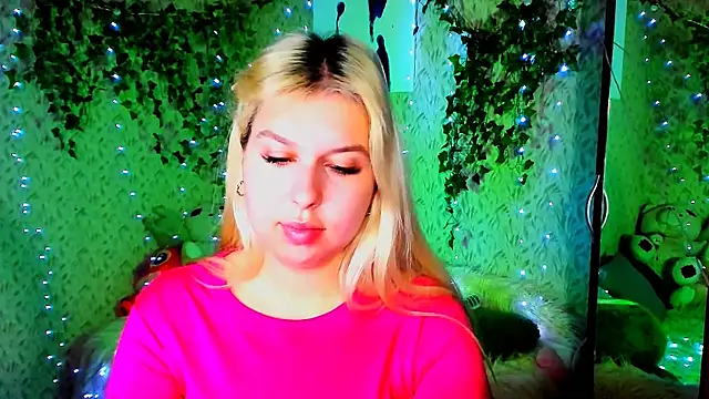 ChloeRicc online show from 15, 11, 2025