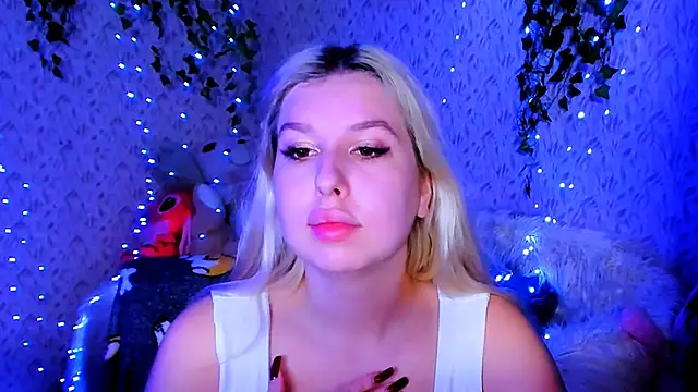 ChloeRicc online show from 11, 11, 2025