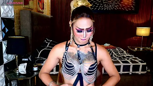 Snapshot of HorseCockDivine chatting on 7, 7, 2026 HorseCockDivine online show from 7, 7, 2026
